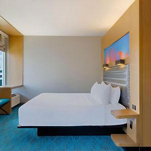 Aloft Hotel Milwaukee Downtown